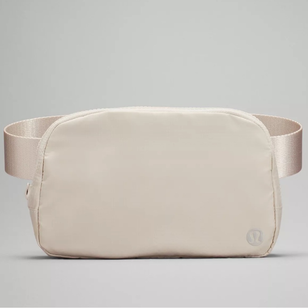 Lululemon Everywhere Belt Bag